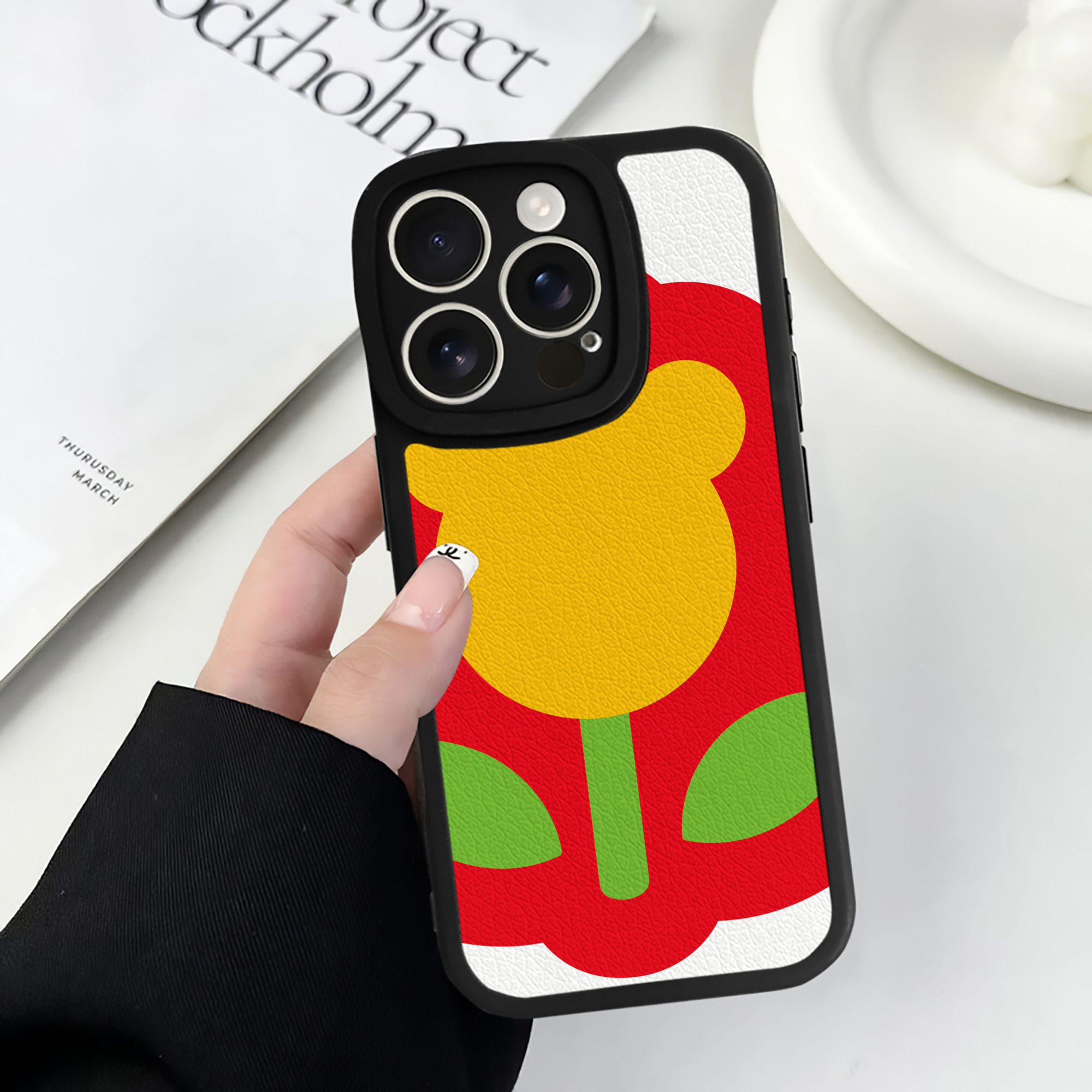 （画像用） Hello Kitty ハローキティ 【iPhone 16シリーズ対応】シリコンスマホケース（レザー調） 材質：シリコン